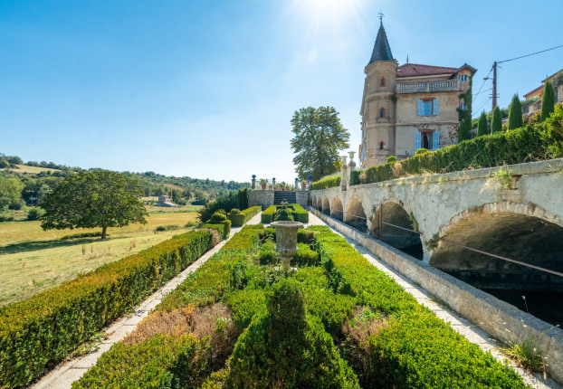 Maison 23 pièces 870 m² · à Valensole · 870 m² · 1 684 000 €