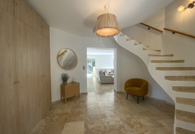 Maison 7 pièces 170 m² · à Uzès · 170 m² · 572 000 €