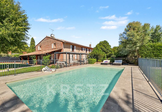 Maison 15 pièces 518 m² · à Merville · 518 m² · 1 160 000 €