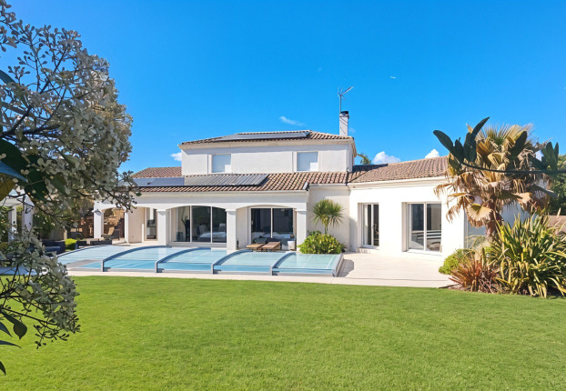 Maison 7 pièces 237 m² · à Saint-Aubin-de-Médoc · 236,5 m² · 995 000 €