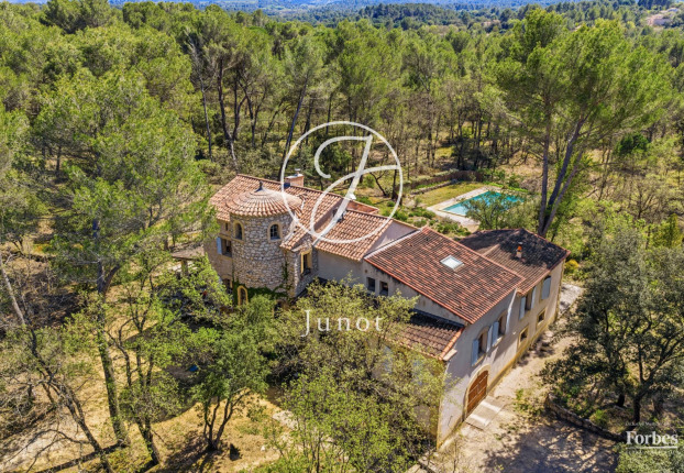 Maison 12 pièces 323 m² · à Aix-en-Provence · 323 m² · 1 730 000 €