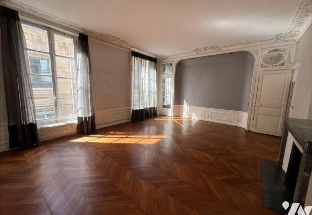 Appartement 4 pièces 143 m² · à Paris 1er · 143 m² · 1 950 000 €