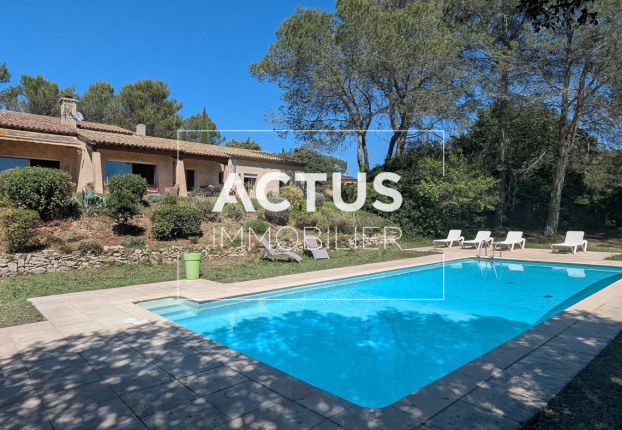 Maison 7 pièces 226 m² · à Lambesc · 226 m² · 1 090 000 €