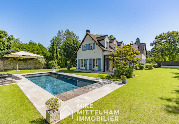 Maison 7 pièces 210 m² · à Montfort-l'Amaury · 210 m² · 1 680 000 €