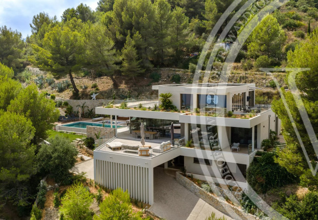 Maison 6 pièces 400 m² · à Roquebrune-Cap-Martin · 400 m² · 6 890 000 €