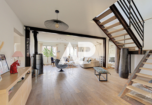 Maison 8 pièces 274 m² · à Suresnes · 274 m² · 1 699 000 €