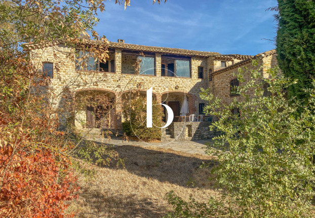 Maison 7 pièces 222 m² · à Barjac · 222 m² · 520 000 €