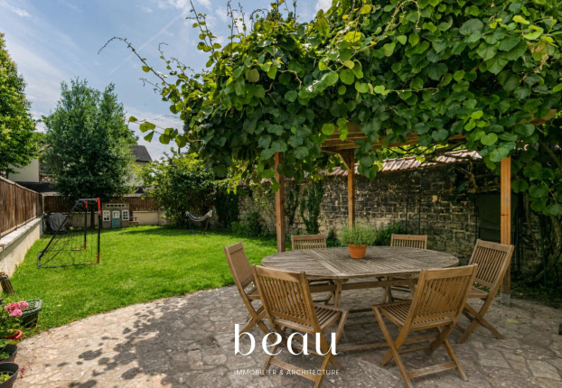 Maison 8 pièces 210 m² · à Asnières-sur-Seine · 210 m² · 2 095 000 €