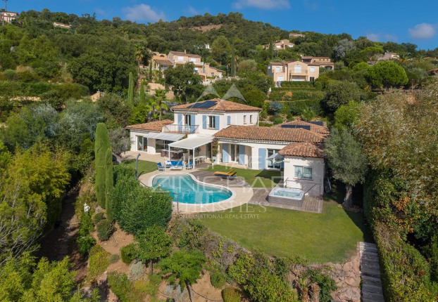 Maison 5 pièces 219 m² · à Les Adrets-de-l'Estérel · 218,8 m² · 1 470 000 €