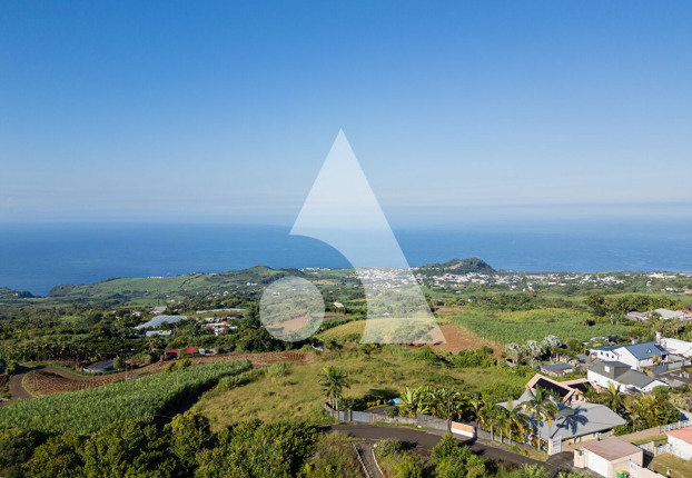 Maison 5 pièces 158 m² · à Petite-Île · 158 m² · 474 000 €