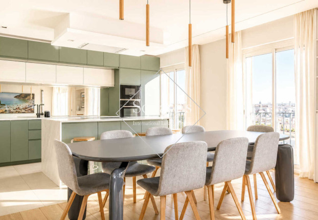 Appartement 4 pièces 127 m² · à Paris 16ème · 127 m² · 1 795 000 €