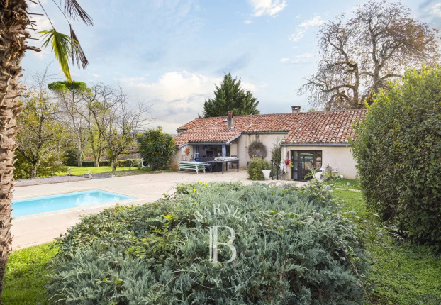 Maison 10 pièces 420 m² · à Saint-Antonin-Noble-Val · 420 m² · 530 000 €