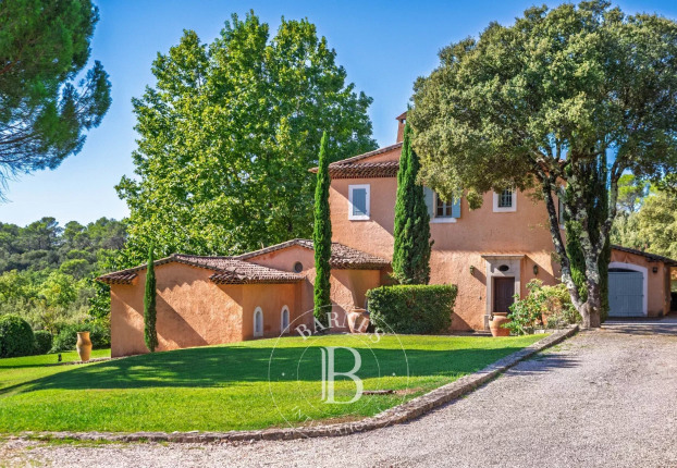 Maison 10 pièces 430 m² · à Flassans-sur-Issole · 430 m² · 2 450 000 €
