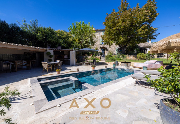 Maison 8 pièces 317 m² · à Coudoux · 317 m² · 1 400 000 €