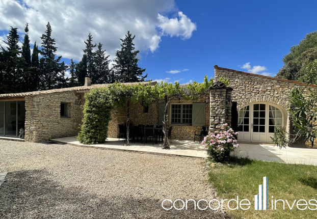 Maison 11 pièces 230 m² · à Lauris · 230 m² · 1 240 000 €