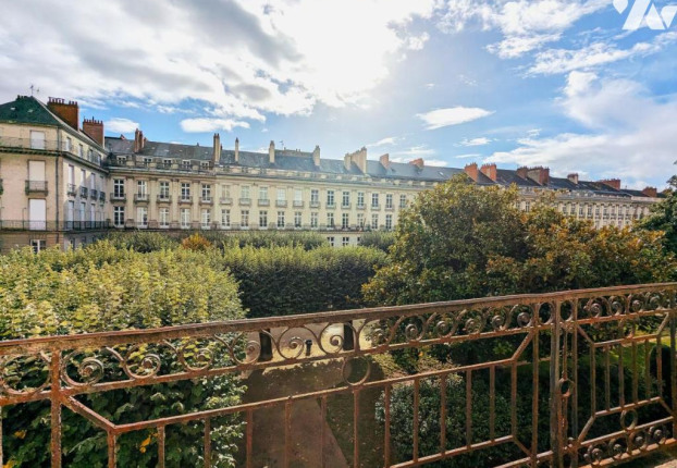 Appartement 6 pièces 220 m² · à Nantes · 220,1 m² · 834 550 €