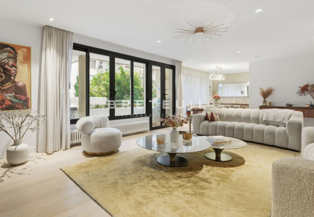 Appartement 7 pièces 188 m² · à Porte Dauphine, Paris 16ème · 188 m² · 2 392 000 €