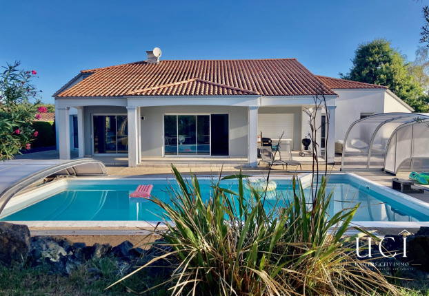 Maison 7 pièces 256 m² · à Basse-Goulaine · 256 m² · 675 000 €