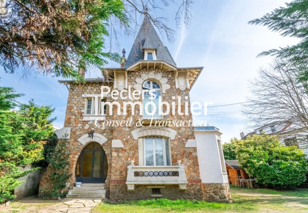 Maison 8 pièces 216 m² · à Rueil-Malmaison · 216 m² · 1 595 000 €