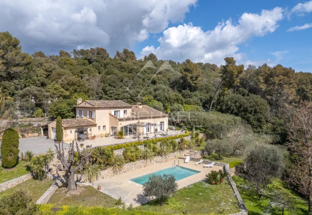 Maison 6 pièces 198 m² · à Cabris · 198 m² · 1 095 000 €