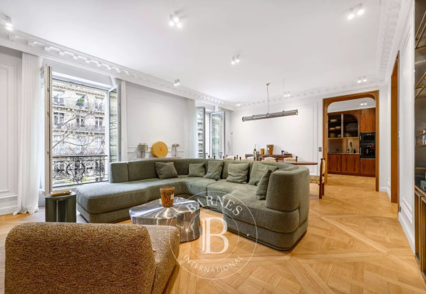 Appartement 5 pièces 108 m² · à Courcelles-Wagram, Paris 17ème · 107,8 m² · 1 750 000 €