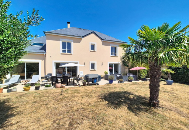 Maison 8 pièces 235 m² · à Biéville-Beuville · 235 m² · 799 000 €