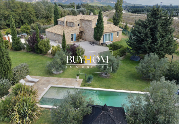 Maison 7 pièces 205 m² · à Cheval-Blanc · 205 m² · 870 000 €