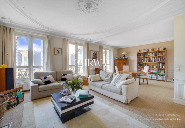 Appartement 5 pièces 112 m² · à Clichy-Trinité, Paris 9ème · 112 m² · 1 595 000 €