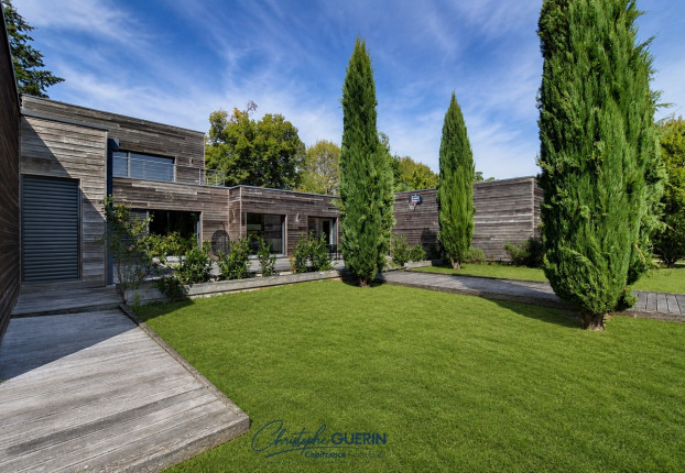 Maison 13 pièces 480 m² · à Saint-Yrieix-sur-Charente · 480 m² · 1 499 000 €