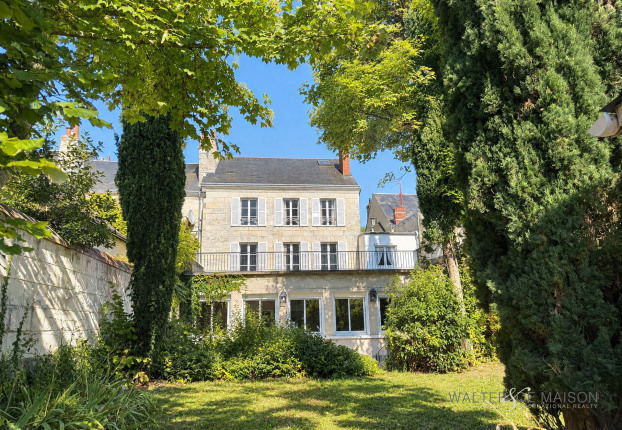 Maison 12 pièces 354 m² · à Loches · 354 m² · 590 000 €
