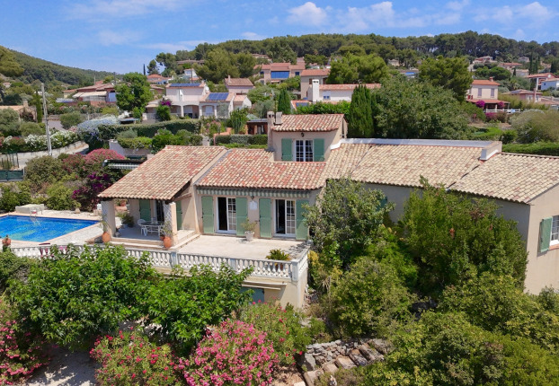 Maison 6 pièces 231 m² · à Hauteurs de Carqueiranne, Carqueiranne · 231 m² · 1 380 000 €
