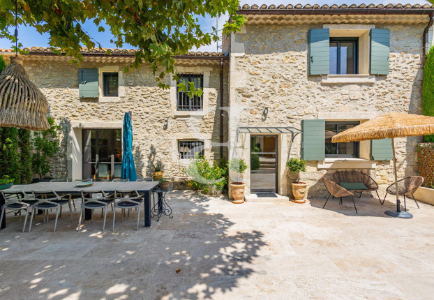 Maison 5 pièces 252 m² · à Saint-Rémy-de-Provence · 252 m² · 1 670 000 €
