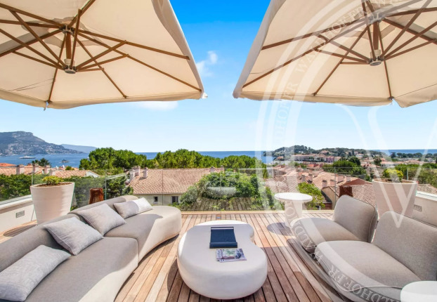 Maison 6 pièces 352 m² · à Saint-Jean-Cap-Ferrat · 352 m² · 16 000 000 €