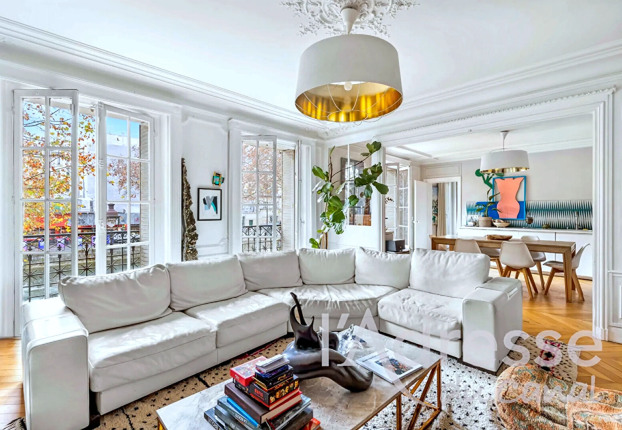 Appartement 6 pièces 124 m² · à Paris 10ème · 124,1 m² · 1 495 000 €