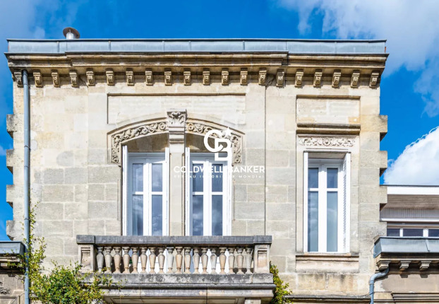 Maison 5 pièces 210 m² · à Bordeaux · 210 m² · 930 000 €