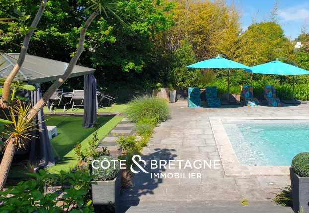 Maison 9 pièces 234 m² · à Inzinzac-Lochrist · 234 m² · 705 840 €