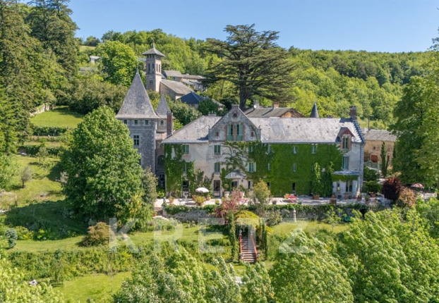 Maison 20 pièces 824 m² · à Lacaze · 824 m² · 1 350 000 €