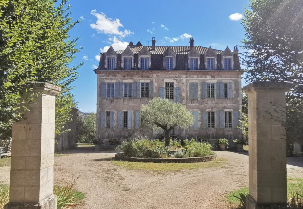 Maison 20 pièces 677 m² · à Cordes-sur-Ciel · 677 m² · 1 650 000 €