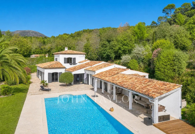 Maison 8 pièces 274 m² · à La Colle-sur-Loup · 274,3 m² · 1 790 000 €