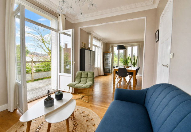 Maison 10 pièces 251 m² · à Cholet · 251 m² · 499 000 €