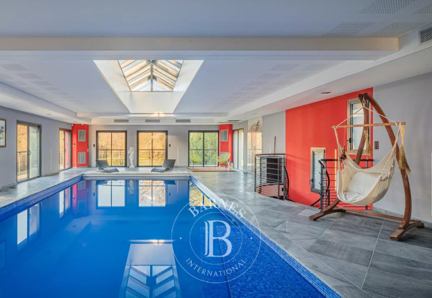 Maison 12 pièces 430 m² à Corbelin