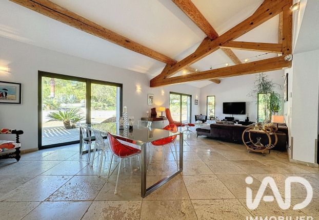 Maison 5 pièces 181 m² · à Grimaud · 181 m² · 1 590 000 €