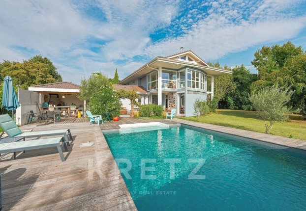 Maison 8 pièces 310 m² · à Nernier · 310 m² · 1 495 000 €
