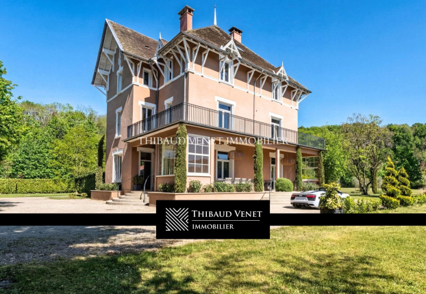 Maison 13 pièces 402 m² · à Ambérieu-en-Bugey · 402 m² · 890 000 €