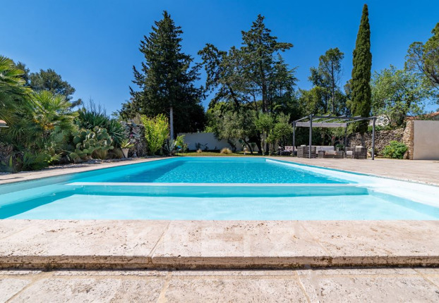 Maison 7 pièces 200 m² · à Nîmes · 200 m² · 689 000 €