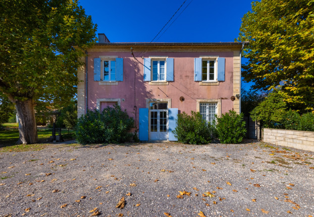 Maison 6 pièces 136 m² · à Vic-le-Fesq · 136,1 m² · 495 000 €