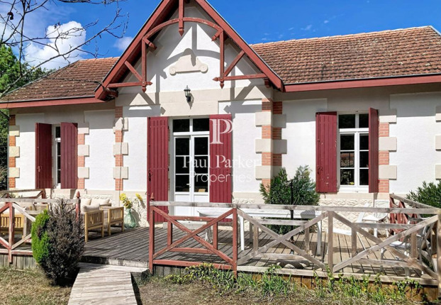 Maison 8 pièces 205 m² · à Carcans · 205 m² · 992 000 €