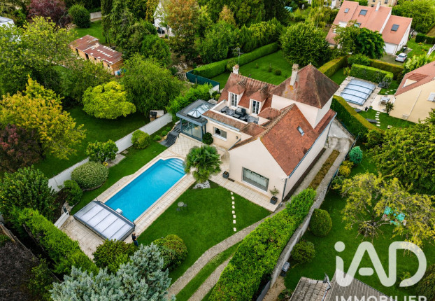 Maison 8 pièces 173 m² · à Coupvray · 173 m² · 793 000 €