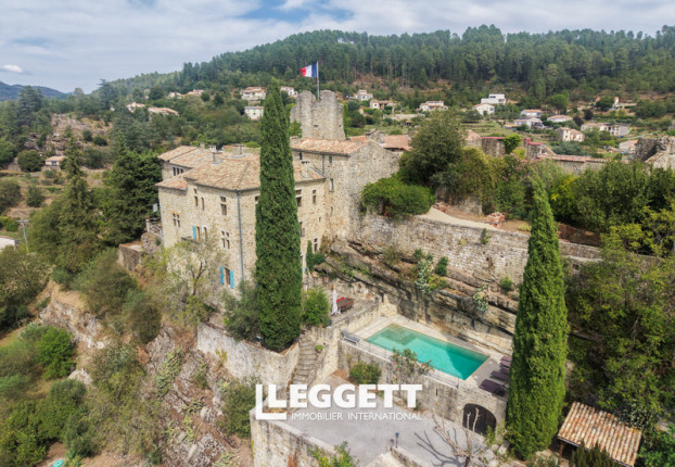 Maison 17 pièces 450 m² · à Ucel · 450 m² · 1 250 000 €