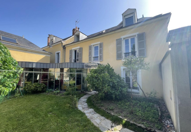Maison 9 pièces 270 m² · à Le Mans · 270 m² · 683 760 €